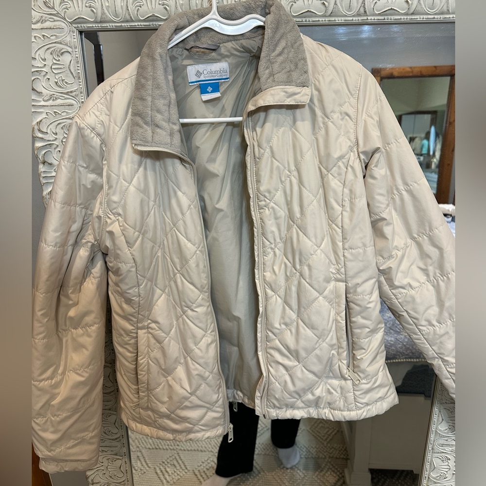 Columbia Women's Off-White Quilted Ski Jacket
